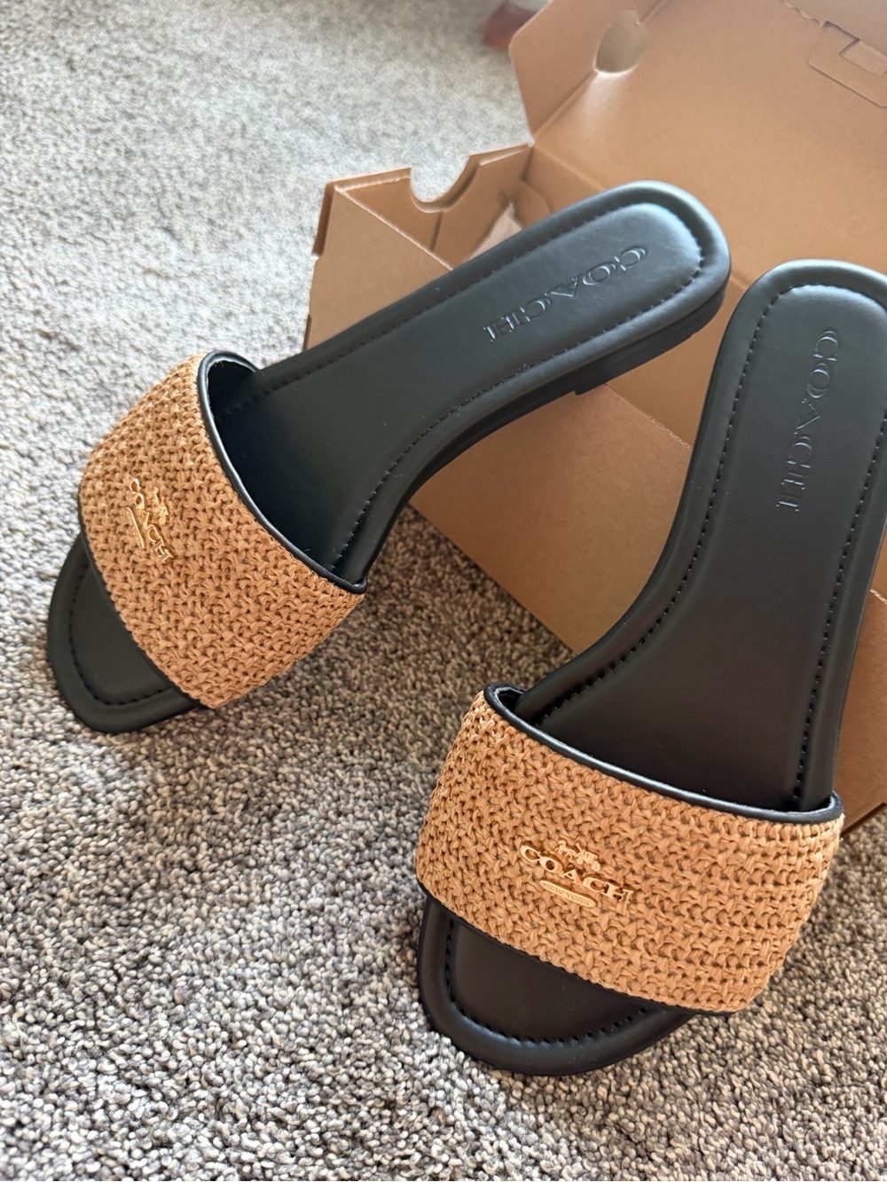 Used Authentic Coach Black LOCKUP STRAW SLIDE  Size 7.5 in Women